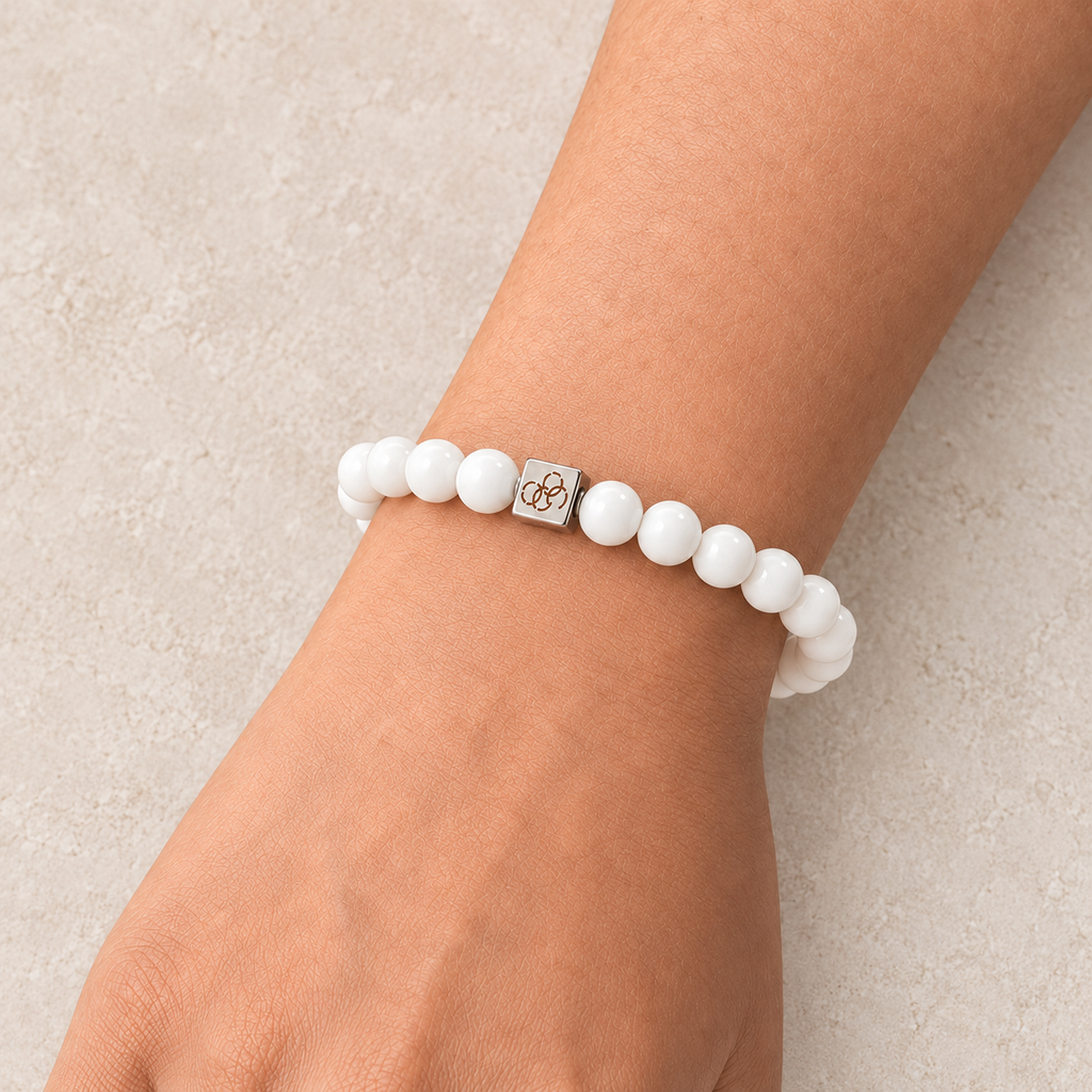 White Tridacna Shell Gemstone Stretch Bracelet - 8mm